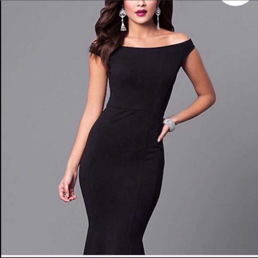 Black Evening/Bridesmaid/Prom gown